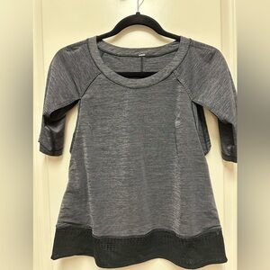 Lululemon vent tee, size 6
